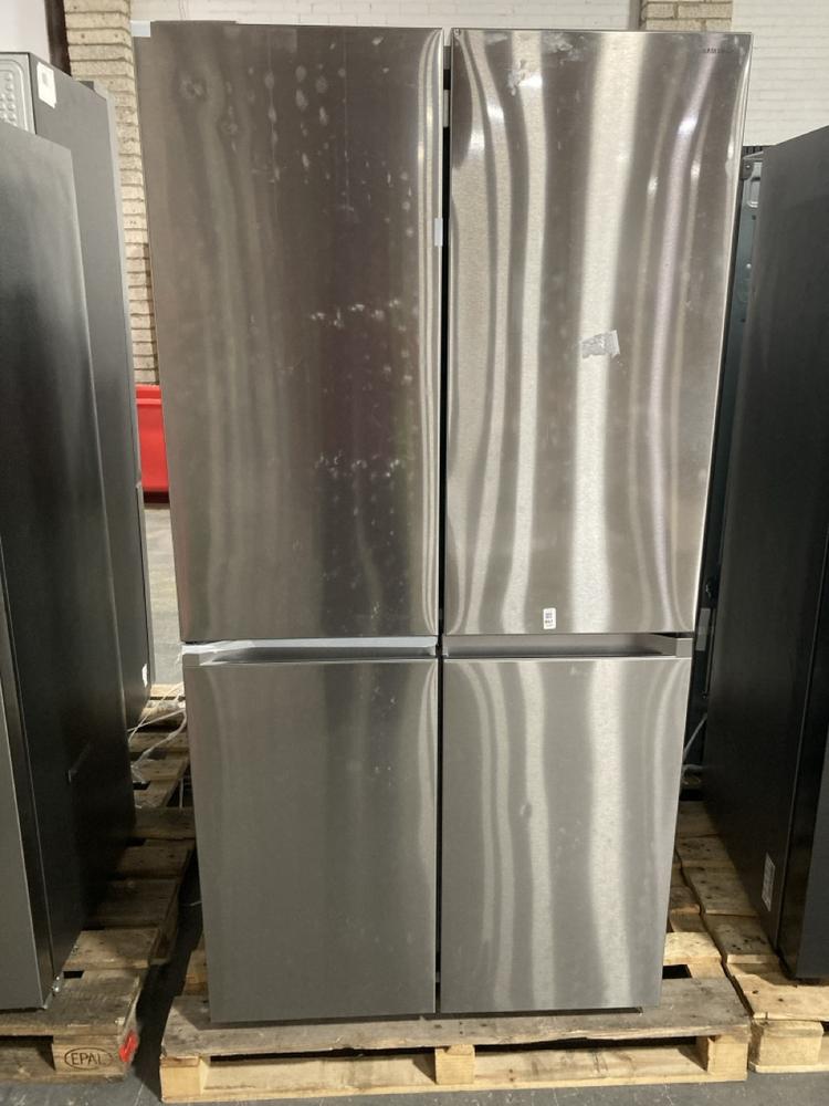 Lot 867  
            Chesterfield SR39 - Collection or Optional Delivery Available 

                
SAMSUNG FREESTANDING AMERICAN STYLE FRIDGE FREEZER IN SILVER MODEL: RF65DG960ESR ...