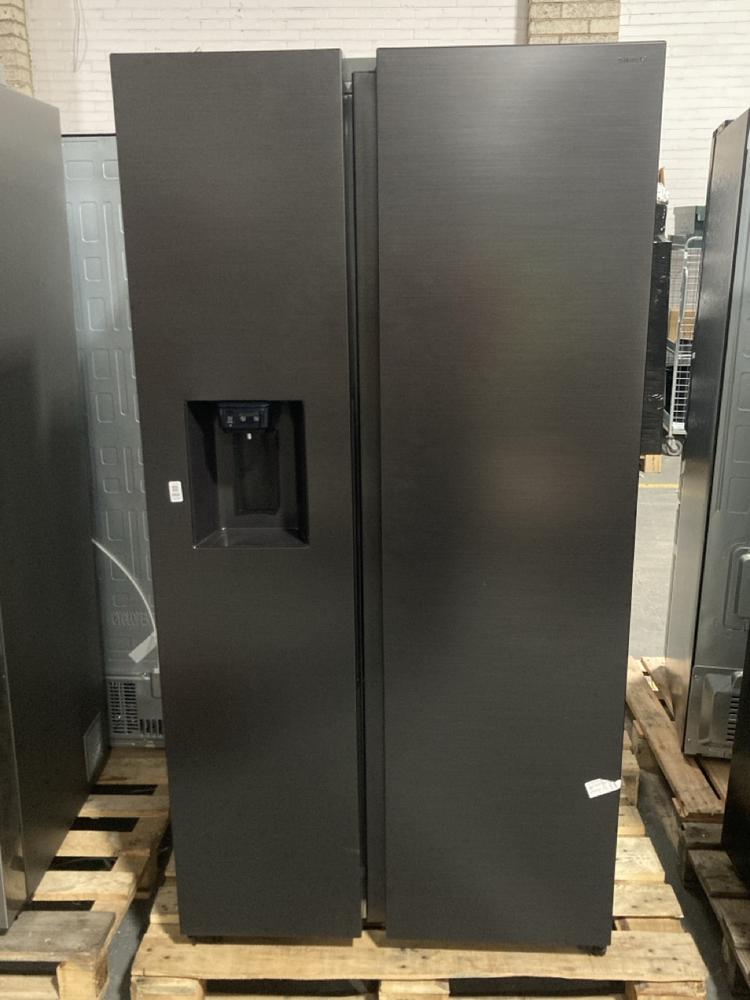 Lot 868  
            Chesterfield SR39 - Collection or Optional Delivery Available 

                
SAMSUNG FREESTANDING AMERICAN STYLE FRIDGE FREEZER IN BLACK MODEL: RS70F64KDFEF O...