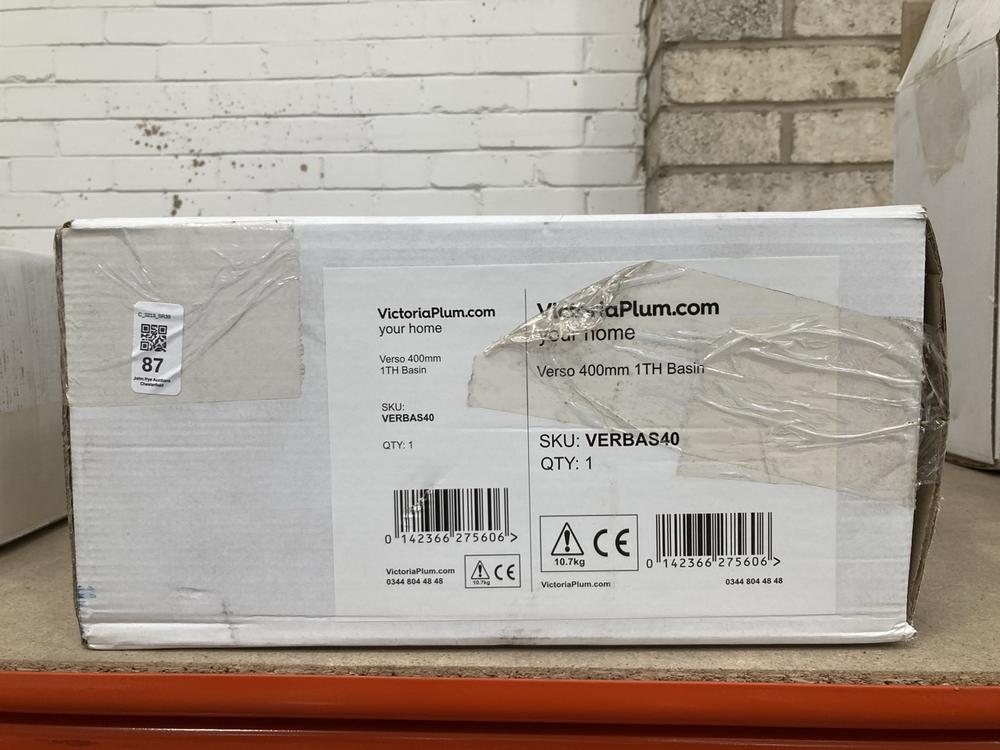 Lot 87  
            Chesterfield SR39 - Collection 

                
VICTORIAPLUM VERSO 400MM WIDTH X 350 MM LENGTH 1TH BASIN IN WHITE - ORIGINAL RRP ...