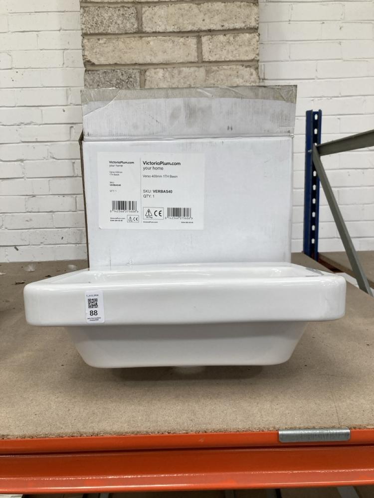 Lot 88  
            Chesterfield SR39 - Collection 

                
VICTORIAPLUM VERSO 400MM WIDTH X 350 MM LENGTH 1TH BASIN IN WHITE - ORIGINAL RRP ...