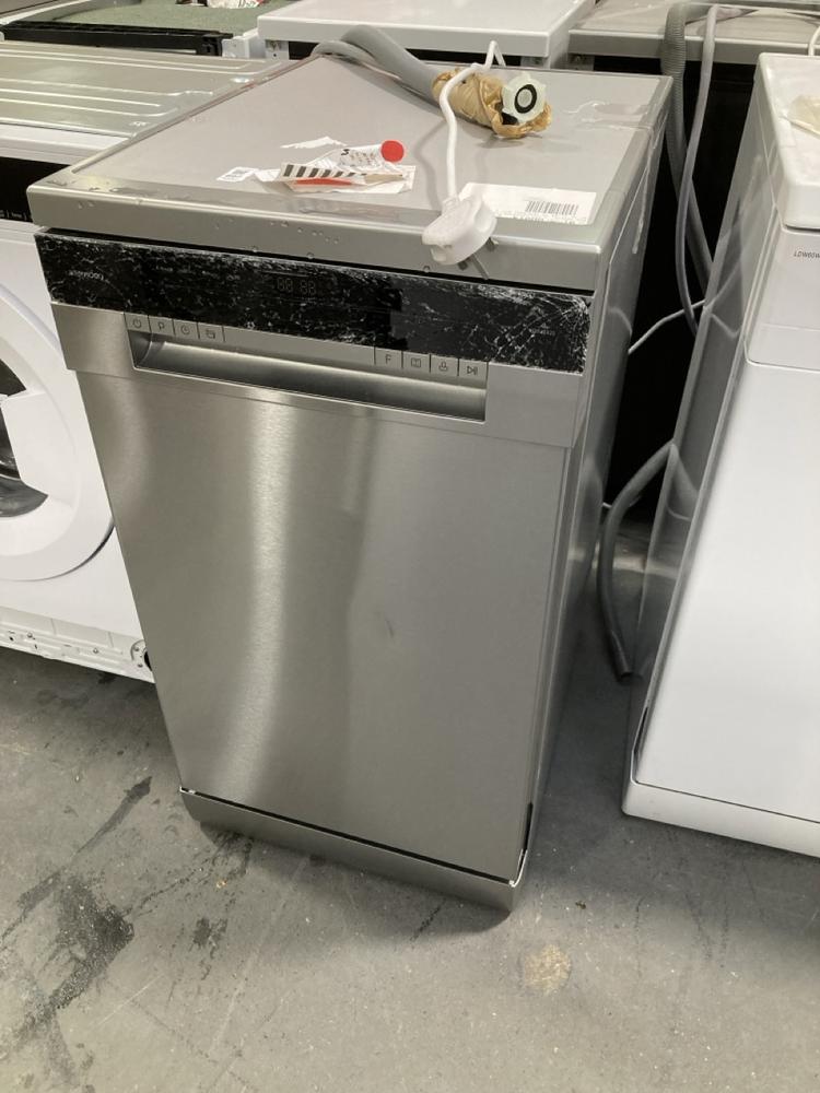 Lot 897  
            Chesterfield SR39 - Collection or Optional Delivery Available 

                
KENWOOD FREESTANDING DISHWASHER IN SILVER MODEL: KDW45X25 ORIGINAL RRP- £325 (LOC...