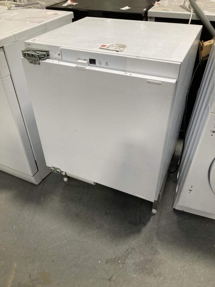 Lot 899  
            Chesterfield SR39 - Collection or Optional Delivery Available 

                
LOGIK FULLY INTEGRATED FREEZER IN WHITE MODEL: LIF60W23 ORIGINAL RRP- £229 (LOCAT...