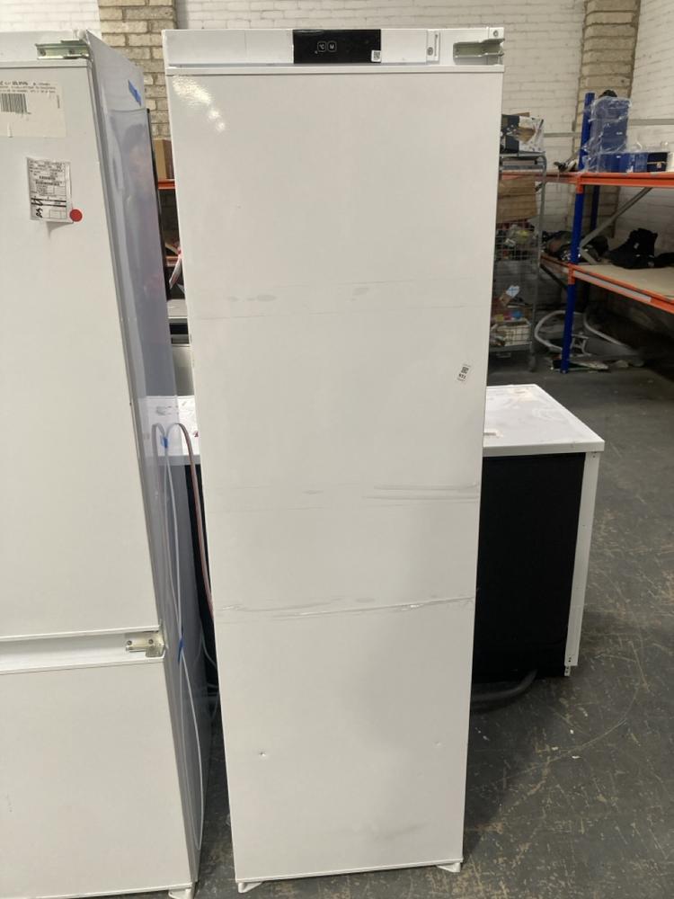 Lot 931  
            Chesterfield SR39 - Collection or Optional Delivery Available 

                
KENWOOD FULLY INTEGRATED REFRIGERATOR IN WHITE MODEL: KITL54W23 ORIGINAL RRP- £42...