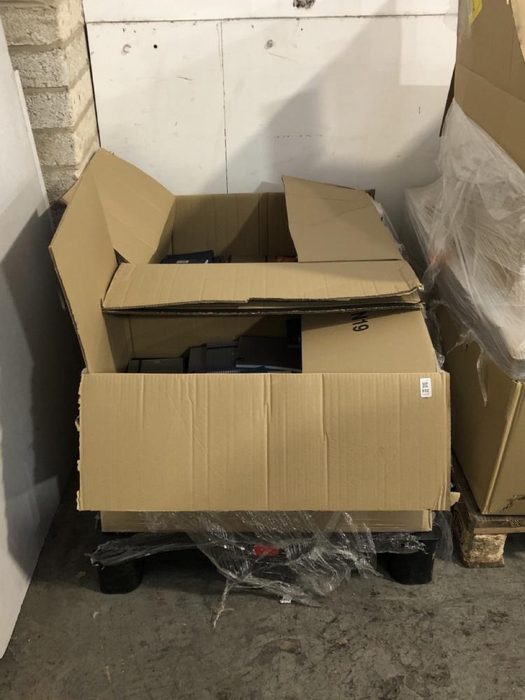 Lot 932  
            Chesterfield SR39 - Collection or Optional Delivery Available 

                
PALLET OF ASSORTED ITEMS TO INCLUDE 2025 AGENDA (LOCATION: SR41) (KERBSIDE PALLET...