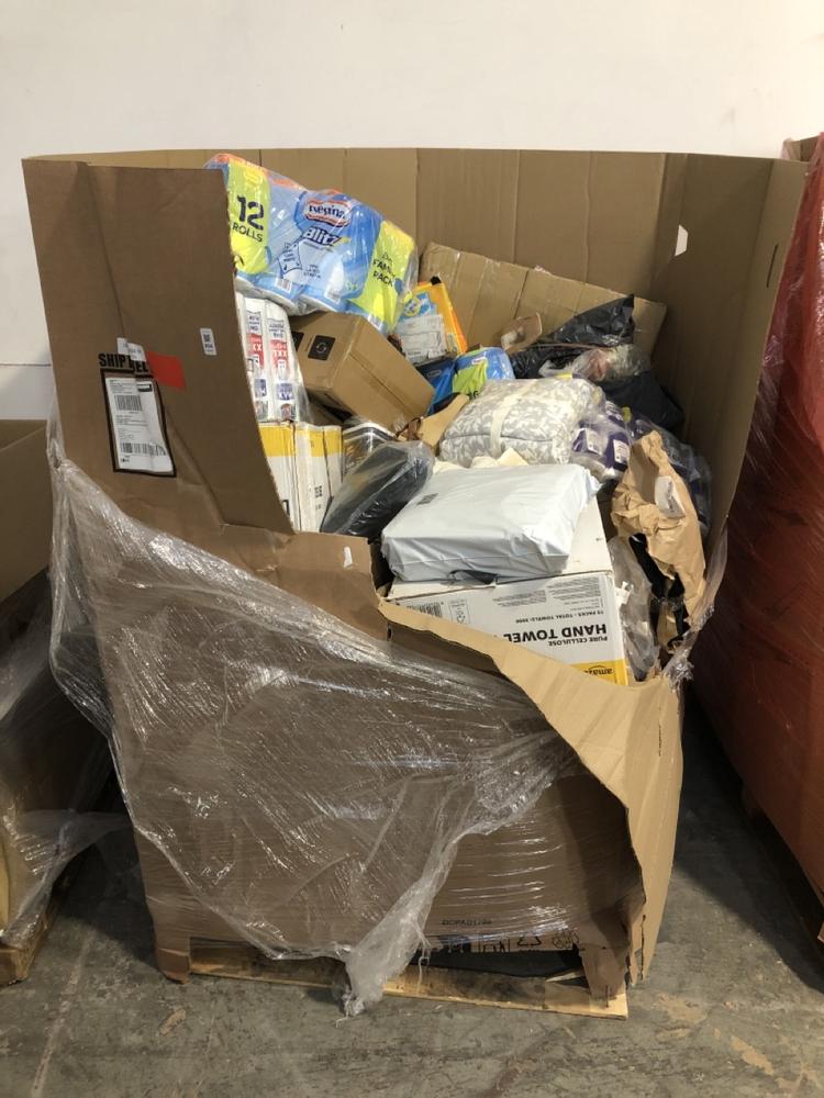 Lot 934  
            Chesterfield SR39 - Collection or Optional Delivery Available 

                
PALLET OF ASSORTED ITEMS TO INCLUDE TOILET TISSUE (LOCATION: SR41) (KERBSIDE PALL...