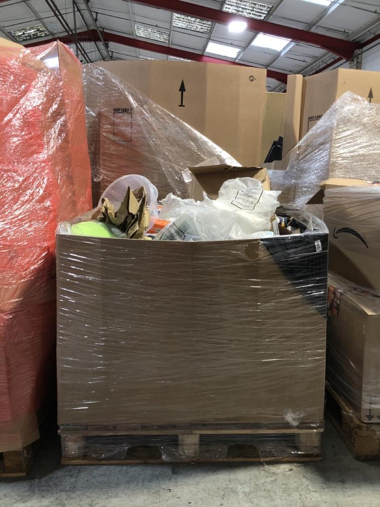Lot 946  
            Chesterfield SR39 - Collection or Optional Delivery Available 

                
PALLET OF ASSORTED ITEMS TO INCLUDE BRIGHT IDEAS PLAYGROUND CHALK (LOCATION: SR41...