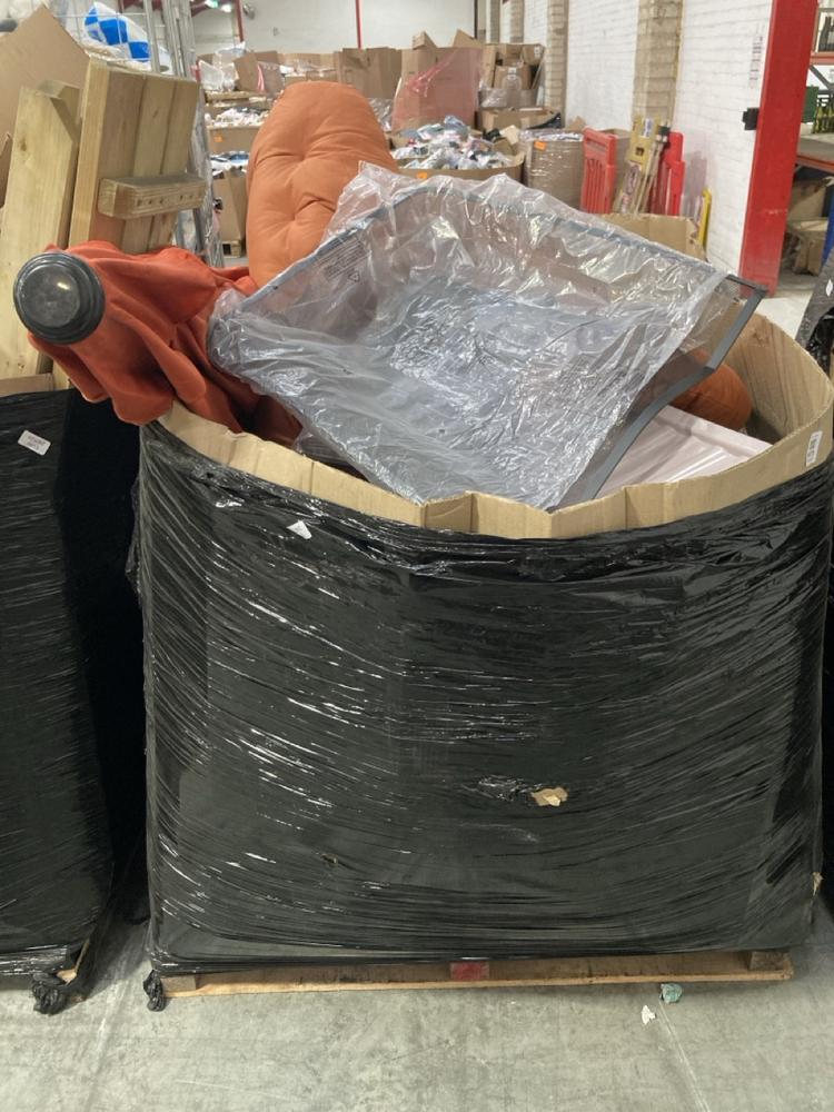 Lot 973  
            Chesterfield SR39 - Collection or Optional Delivery Available 

                
PALLET OF ASSORTED ITEMS TO INCLUDE CLEAR STORAGE TUB (LOCATION: SR41) (KERBSIDE ...