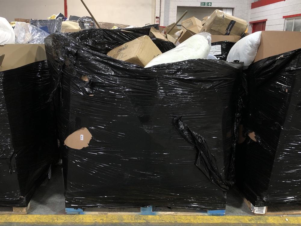 Lot 981  
            Chesterfield SR39 - Collection or Optional Delivery Available 

                
PALLET OF ASSORTED ITEMS TO INCLUDE WEIGHT LIFTING BELT IN BLACK (LOCATION: SR41)...