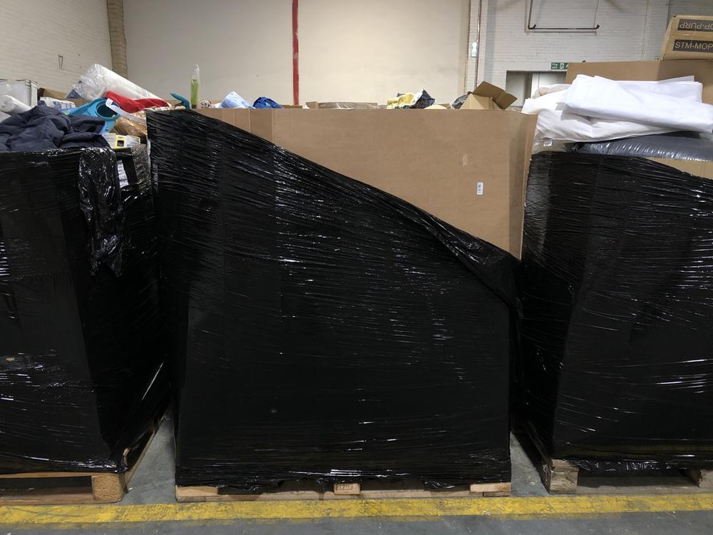 Lot 983  
            Chesterfield SR39 - Collection or Optional Delivery Available 

                
PALLET OF ASSORTED ITEMS TO INCLUDE DOUBLE MATTRESS TOPPER IN WHITE (LOCATION: SR...