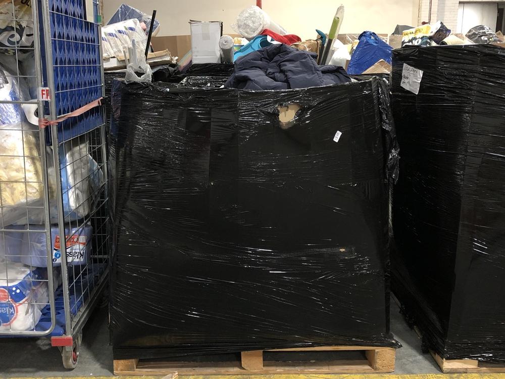 Lot 984  
            Chesterfield SR39 - Collection or Optional Delivery Available 

                
PALLET OF ASSORTED ITEMS TO INCLUDE GRAND AERO 4 TOWING MIRRORS (LOCATION: SR41) ...