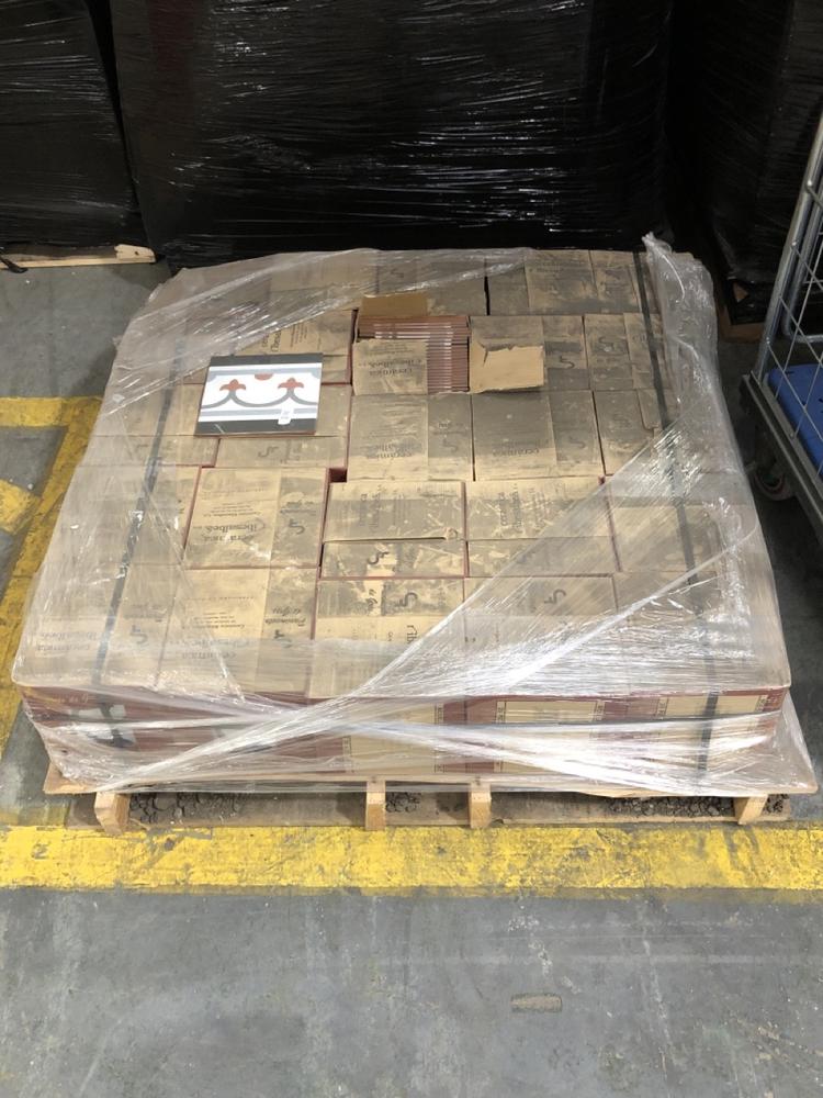 Lot 986  
            Chesterfield SR39 - Collection 

                
PALLET OF CENEFA PASION AZUL TILES 25 PER BOX - COLLECTION ONLY (LOCATION: SR41)