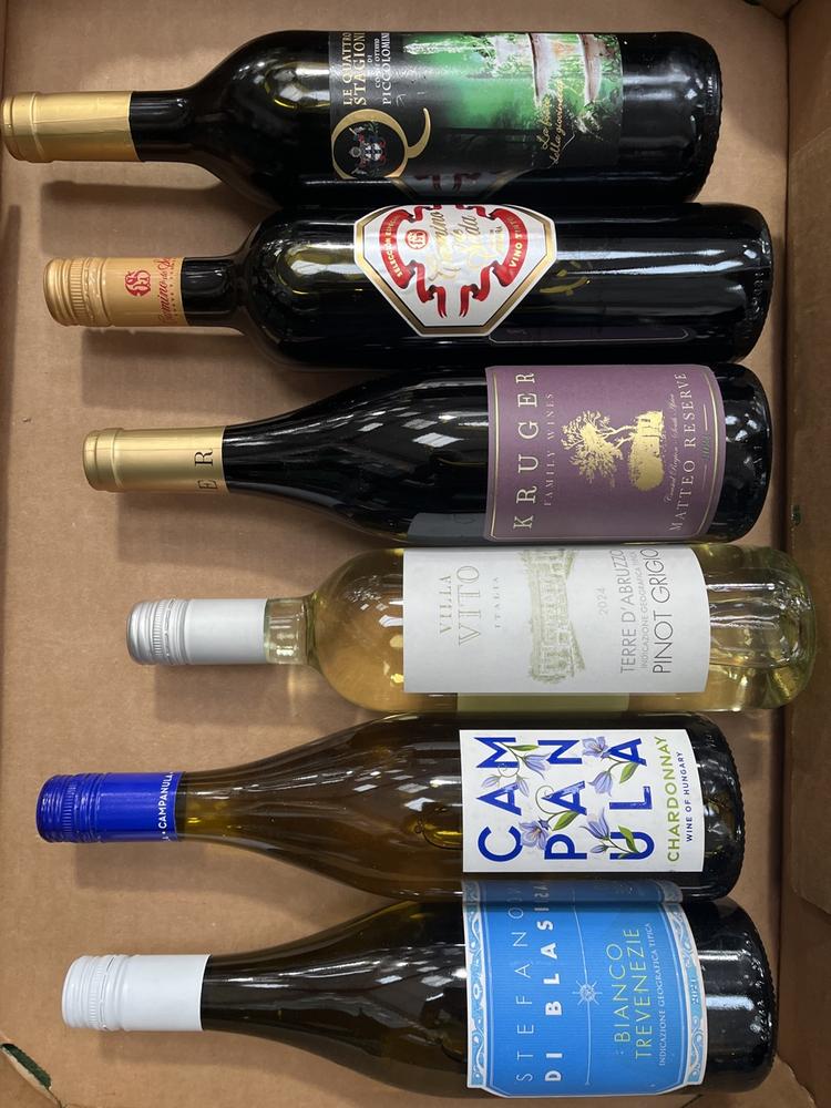 Lot 18  
            Chesterfield SR40 - Collection or Optional Delivery Available 

                
6 X ASSORTED BOTTLES OF WINE TO INCLUDE KRUGER FAMILY WINES, CAMPANULA, STEFANO D...
