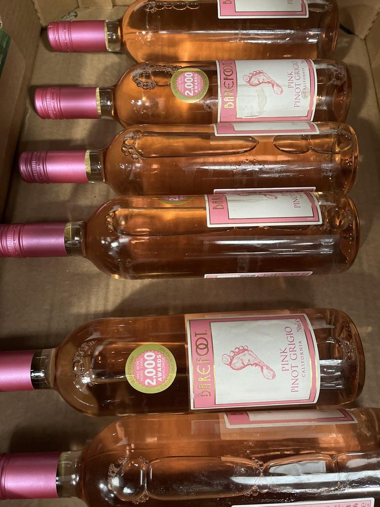 Lot 24  
            Chesterfield SR40 - Collection or Optional Delivery Available 

                
6 X BOTTLES OF BAREFOOT PINK PINOT GRIGIO (18+. ID WILL BE REQUIRED UPON COLLECTI...