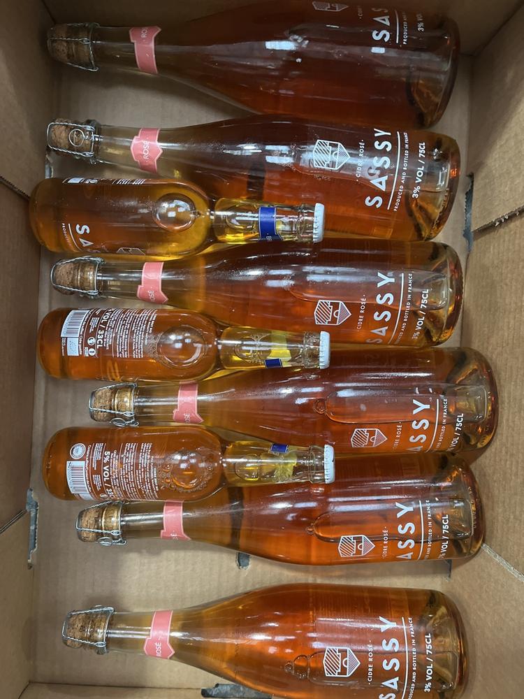 Lot 33  
            Chesterfield SR40 - Collection or Optional Delivery Available 

                
9 X ASSORTED SASSY CIDERS TO INCLUDE ROSE AND BRUT (18+. ID WILL BE REQUIRED UPON...