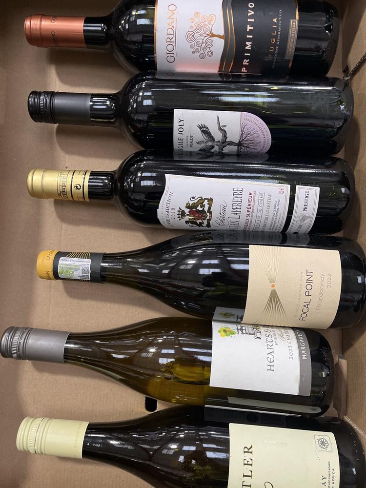 Lot 36  
            Chesterfield SR40 - Collection or Optional Delivery Available 

                
6 X ASSORTED BOTTLES OF WINE TO INCLUDE THE CUTLER, FOCAL POINT, VIRGILE JOLY AND...