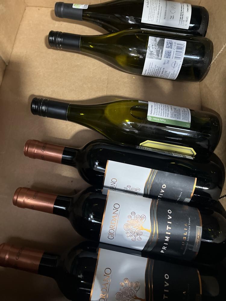 Lot 53  
            Chesterfield SR40 - Collection or Optional Delivery Available 

                
6 X ASSORTED BOTTLES OF WINE TO INCLUDE GIORDANO, STEFANO DI BLASI AND ARABELLA (...