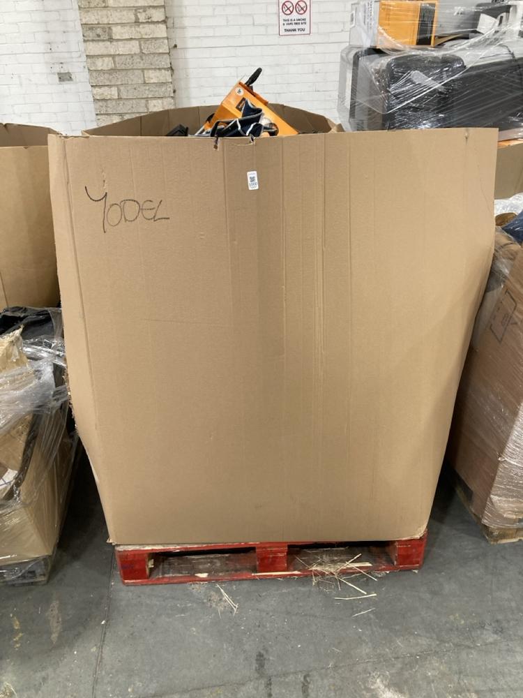 Lot 1000  
            Chesterfield SR38 - Collection or Optional Delivery Available 

                
PALLET OF ASSORTED ITEMS TO INCLUDE FOLDABLE CLOTHES AIRER (LOCATION: SR37)
