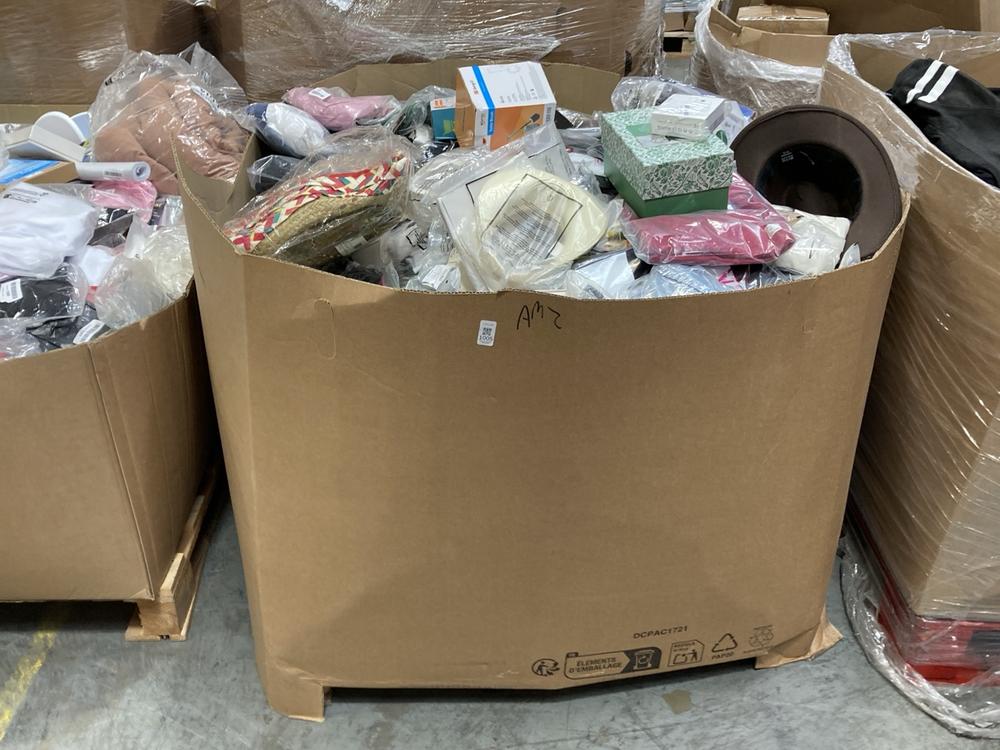 Lot 1005  
            Chesterfield SR38 - Collection or Optional Delivery Available 

                
PALLET OF ASSORTED ITEMS TO INCLUDE LUXE DECOR MOSAIC GARDEN PLANTER (LOCATION: S...