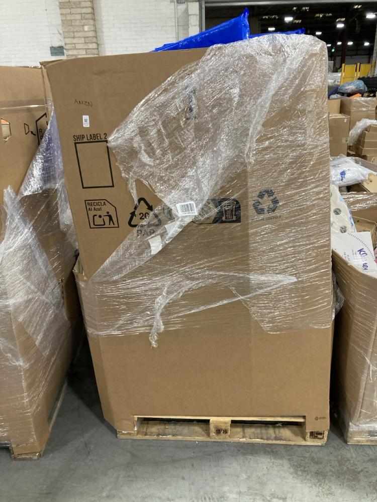 Lot 1032  
            Chesterfield SR38 - Collection or Optional Delivery Available 

                
PALLET OF ASSORTED ITEMS TO INCLUDE SINGLE COT BED IN WHITE (LOCATION: SR37)