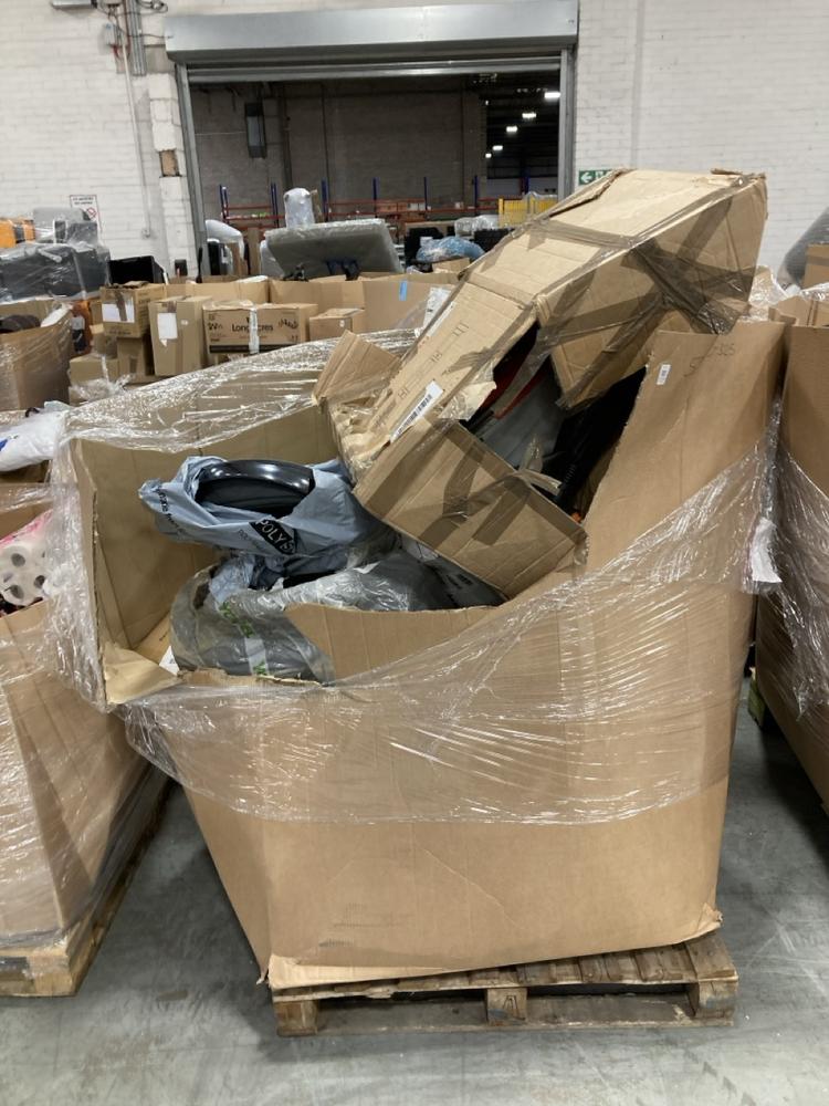 Lot 1034  
            Chesterfield SR38 - Collection or Optional Delivery Available 

                
PALLET OF ASSORTED ITEMS TO INCLUDE THREE KINGS ALL ABOARD GINGERBREAD EXPRESS (L...