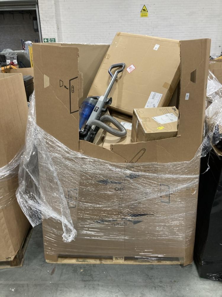 Lot 1037  
            Chesterfield SR38 - Collection or Optional Delivery Available 

                
PALLET OF ASSORTED ITEMS TO INCLUDE BURG WACHTER CLASSIC POST BOX 2 (LOCATION: SR37)