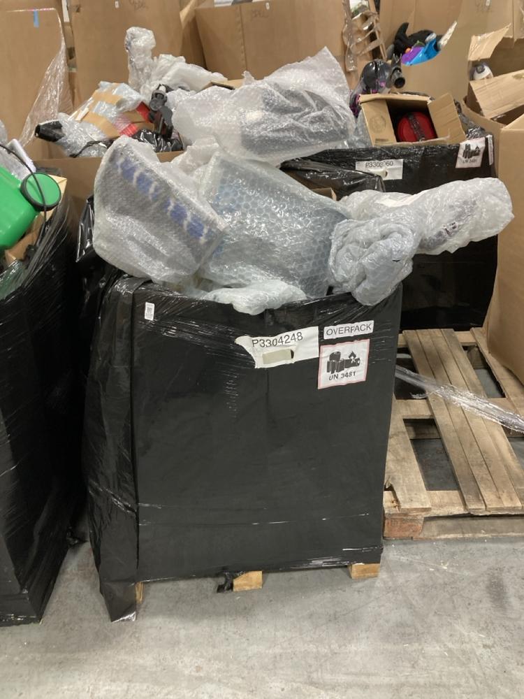 Lot 1039  
            Chesterfield SR38 - Collection or Optional Delivery Available 

                
PALLET OF ASSORTED ITEMS TO INCLUDE VAX VACUUM IN GREY (LOCATION: SR37)