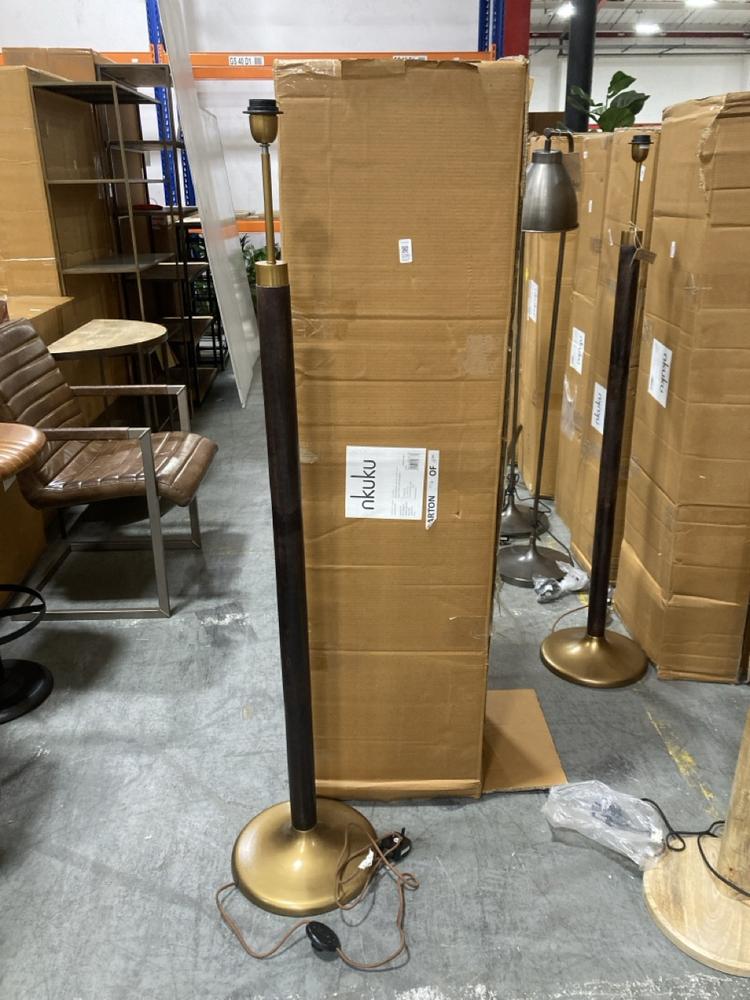 Lot 106  
            Chesterfield SR38 - Collection or Optional Delivery Available 

                
NKUKU DIGHA WOOD & METAL FLOOR LAMP - DARK STAIN & ANTIQUE BRASS - ITEM NO. DL580...