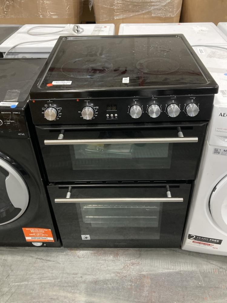 Lot 1113  
            Chesterfield SR38 - Collection or Optional Delivery Available 

                
HISENSE 60CM ELECTRIC COOKER WITH CERAMIC HOB IN BLACK - MODEL NO. HDE3211BBUK - ...