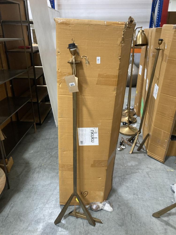 Lot 111  
            Chesterfield SR38 - Collection or Optional Delivery Available 

                
SAHHIL METAL TRIPOD FLOOR LAMP - ANTIQUE BRASS - ONE SIZE - ITEM NO. SL1101 - ORI...