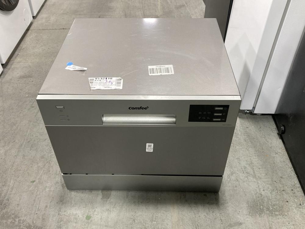 Lot 1123  
            Chesterfield SR38 - Collection or Optional Delivery Available 

                
COMFEE FREESTANDING COMPACT DISHWASHER IN SILVER - MODEL NO. KWH-TD602E-S - ORIGI...