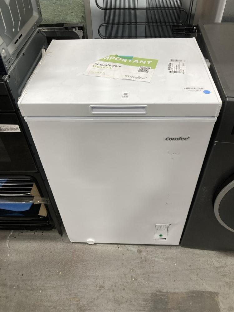 Lot 1132  
            Chesterfield SR38 - Collection or Optional Delivery Available 

                
COMFEE 99L CHEST FREEZER IN WHITE - MODEL NO. RCC102WH2UK(E) - ORIGINAL RRP £150 ...