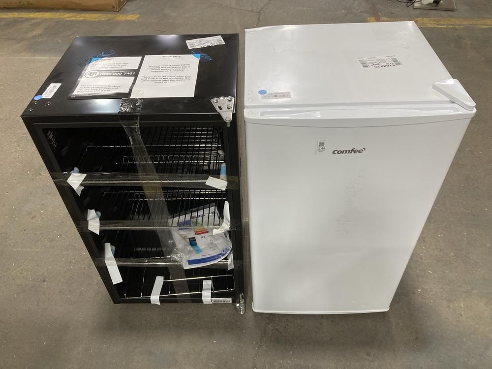 Lot 1144  
            Chesterfield SR38 - Collection or Optional Delivery Available 

                
RUSSELL HOBBS UNDER COUNTER FRIDGE IN BLACK - MODEL NO. RH48BC101B TO INCLUDE COM...