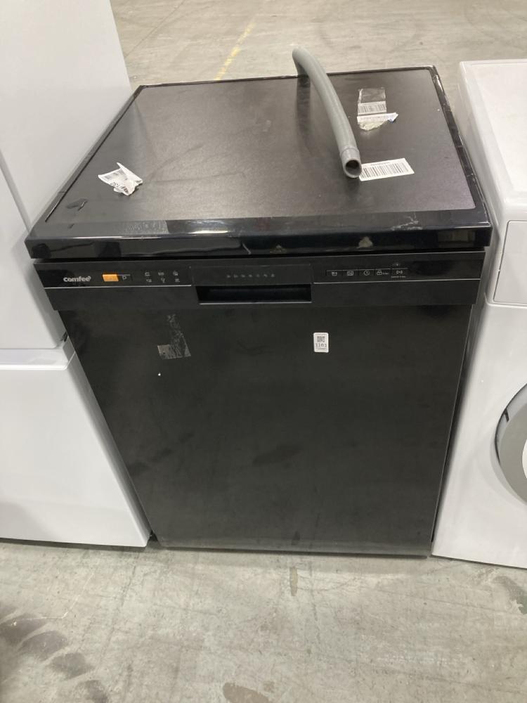 Lot 1161  
            Chesterfield SR38 - Collection or Optional Delivery Available 

                
COMFEE 60CM FREESTANDING DISHWASHER IN BLACK - MODEL NO. CDWPF1201PB-UK - ORIGINA...