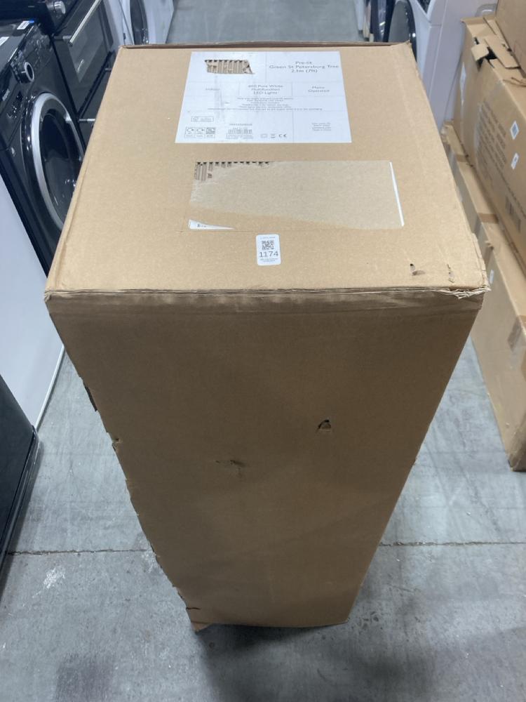 Lot 1174  
            Chesterfield SR38 - Collection or Optional Delivery Available 

                
JOHN LEWIS 7FT GREEN ST PETERSBURG PRE LIT TREE IN GREEN (LOCATION: SR37)