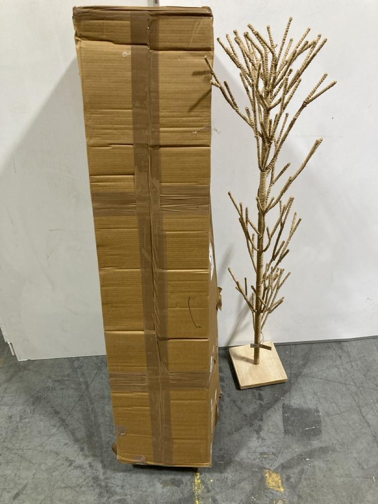 Lot 135  
            Chesterfield SR38 - Collection 

                
NKUKU MALA BASE JUTE TREE - NATURAL - ITEM NO. MT7101 - ORIGINAL RRP £180 (COLLEC...
