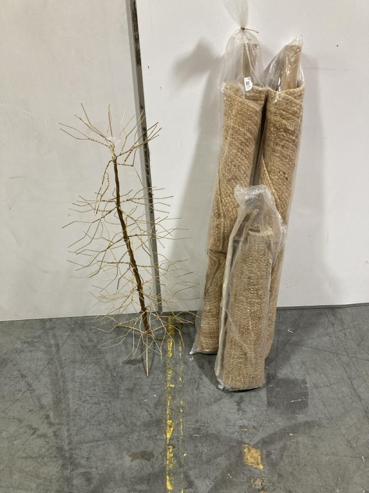 Lot 136  
            Chesterfield SR38 - Collection 

                
4 X ASSORTED NKUKU ITEMS TO INCLUDE NKUKU BUNO TREE SKIRT - NATURAL - ONE SIZE - ...