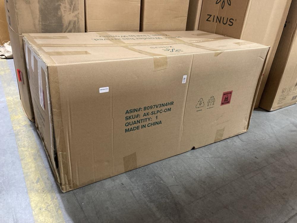 Lot 182  
            Chesterfield SR38 - Collection or Optional Delivery Available 

                
ZINUS PASCAL 2 SEATER LOVE SEAT SOFA IN GREY - MODEL NO. AK-SLPC-OM (LOCATION: SR...