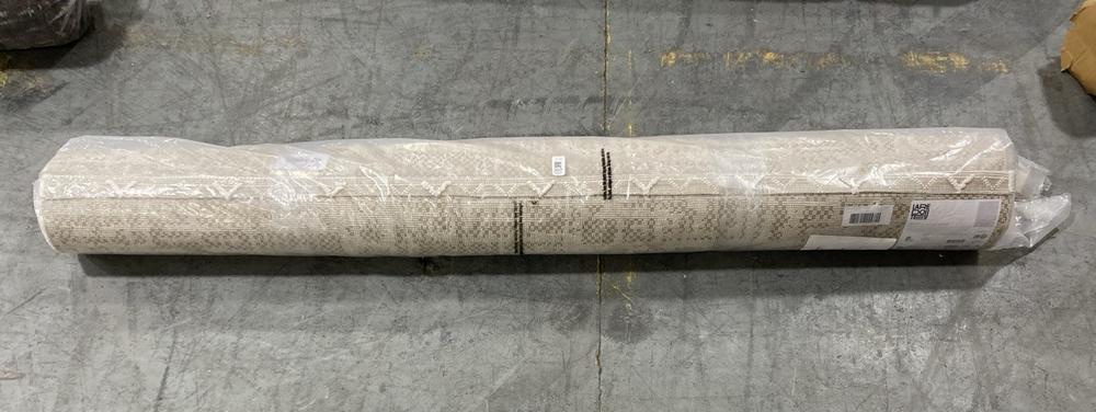 Lot 307  
            Chesterfield SR38 - Collection or Optional Delivery Available 

                
LA REDOUTE LEXIO POLYESTER RUG 160 X 230 CM IN ECRU (LOCATION: SR38 B9)