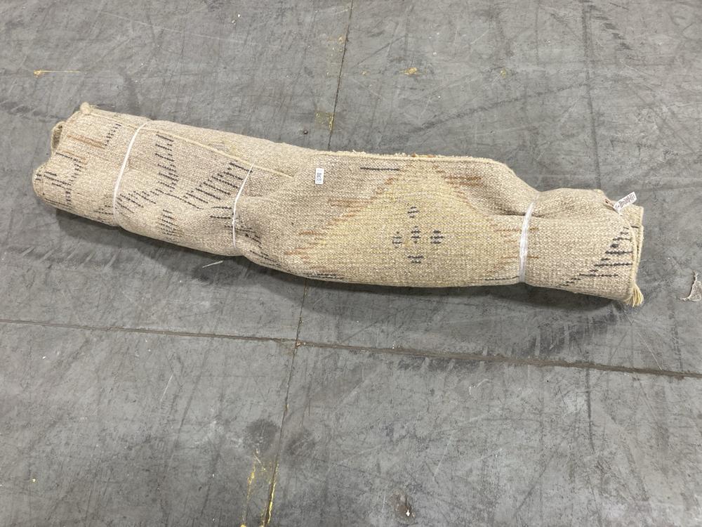 Lot 308  
            Chesterfield SR38 - Collection or Optional Delivery Available 

                
LA REDOUTE AM.PM MIRJANA HAND KNOTTED BERBER STYLE TASSEL WOOL RUG 160 X 230 CM I...