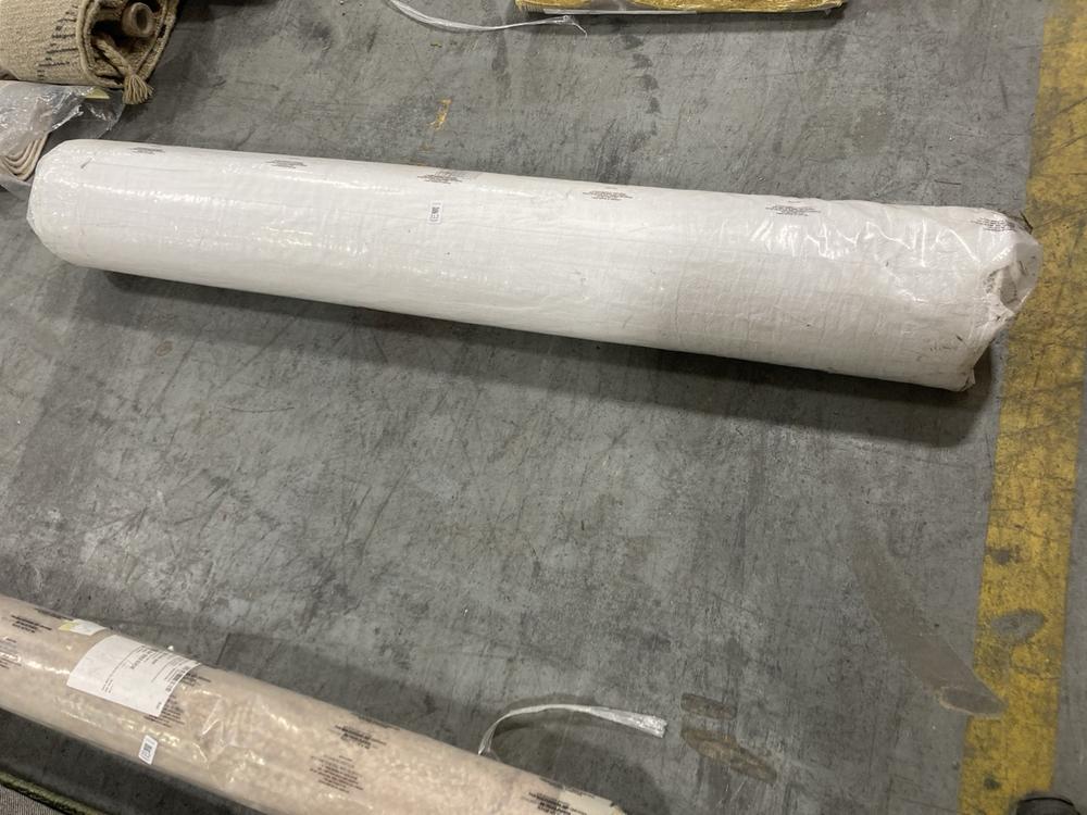 Lot 313  
            Chesterfield SR38 - Collection or Optional Delivery Available 

                
THINKRUGS INALUXE TRANSMISSION IX12 RUG 150 X 230 CM - MODEL NO. IX121523 (LOCATI...