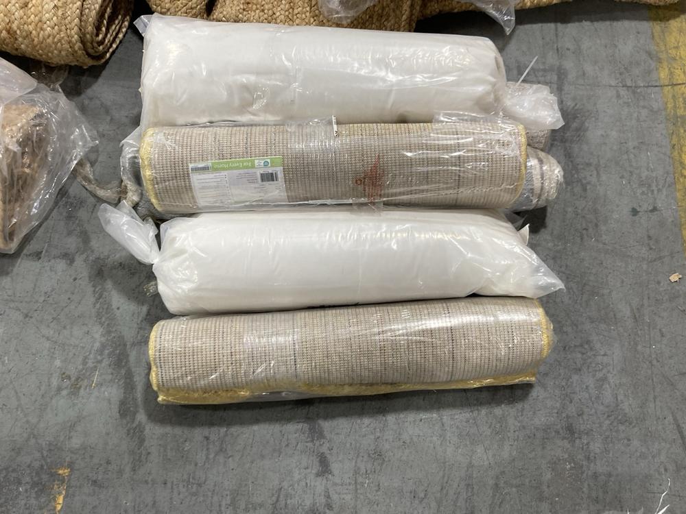 Lot 314  
            Chesterfield SR38 - Collection or Optional Delivery Available 

                
6 X ASSORTED ITEMS TO INCLUDE THINKRUGS VINTAGE RUG 60 X 230 CM IN 135 BLUE / TER...