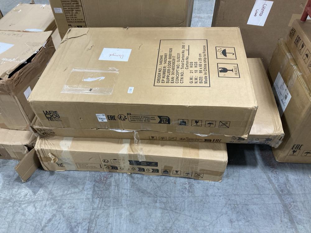 Lot 331  
            Chesterfield SR38 - Collection or Optional Delivery Available 

                
3 X ASSORTED ITEMS TO INCLUDE LA REDOUTE MIJI 1 DRAWER SCANDI OAK DESK IN NATURAL...