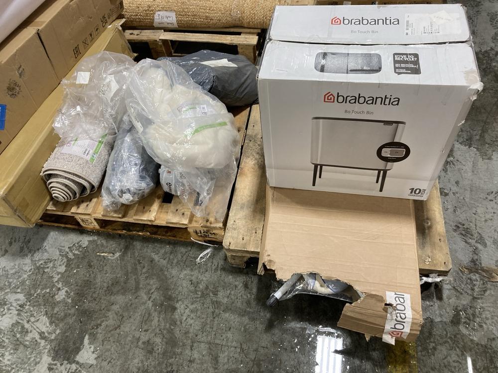 Lot 358  
            Chesterfield SR38 - Collection or Optional Delivery Available 

                
7 X ASSORTED ITEMS TO INCLUDE THINKRUGS SUPPER TEDDY RUG 60 X 90 CM IN IVORY (LOC...