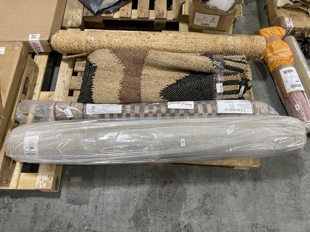 Lot 360  
            Chesterfield SR38 - Collection or Optional Delivery Available 

                
4 X ASSORTED RUGS TO INCLUDE LA REDOUTE BILMO TONE-ON-TONE CHECKERBOARD RUG IN EC...