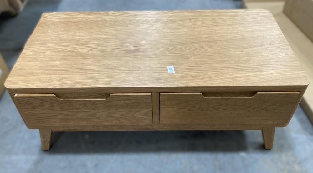Lot 474  
            Chesterfield SR38 - Collection or Optional Delivery Available 

                
DFS 2 DRAWER OAK COFFEE TABLE IN NATURAL FINISH (LOCATION: SR38 B6)