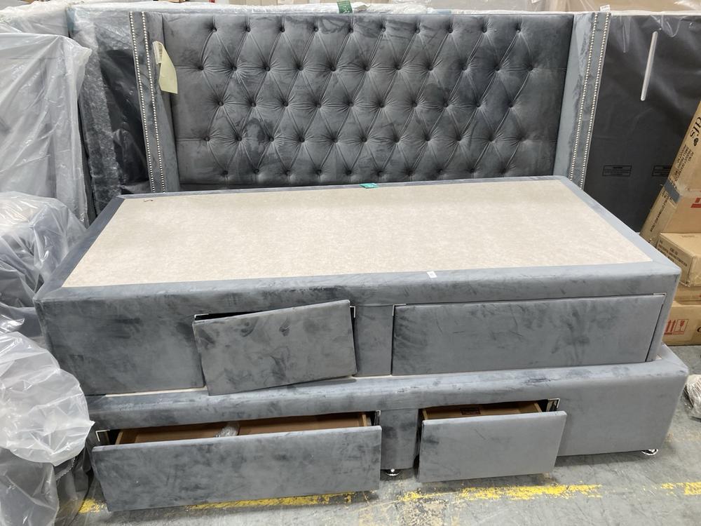 Lot 497  
            Chesterfield SR38 - Collection or Optional Delivery Available 

                
DFS SUPER KING SIZE 4 DRAWER BED FRAME IN GRANITE VELVET FEEL FABRIC - ORIGINAL R...