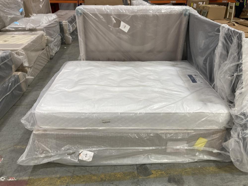 Lot 499  
            Chesterfield SR38 - Collection or Optional Delivery Available 

                
DFS MIRACOIL ORTHO KING SIZE MATTRESS TO INCLUDE DFS OTTOMAN STORAGE KING SIZE BE...