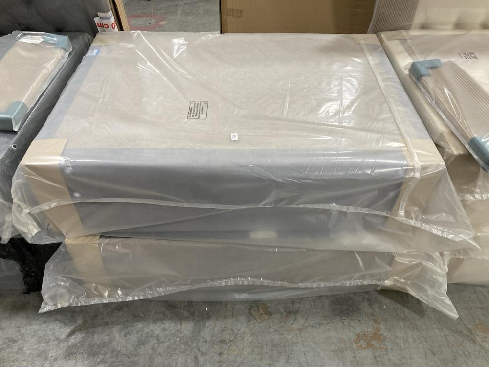 Lot 502  
            Chesterfield SR38 - Collection or Optional Delivery Available 

                
DFS DIVAN BED BASE SIZE DOUBLE IN LIGHT GREY FABRIC (LOCATION: SR38 B5)