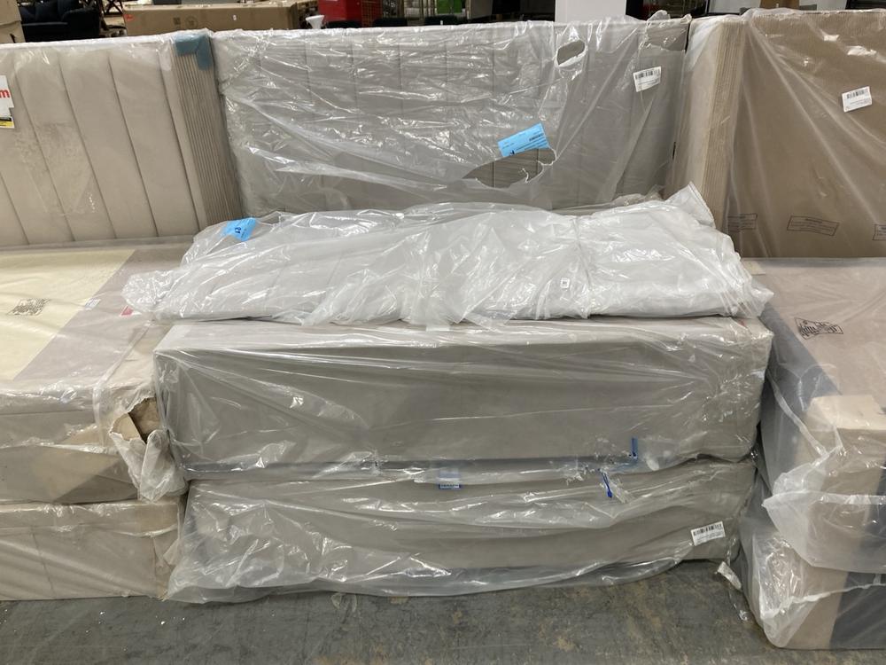 Lot 509  
            Chesterfield SR38 - Collection or Optional Delivery Available 

                
DFS KING SIZE 4 DRAWER CONTINENTAL BED FRAME IN LIGHT GREY VELVET FEEL FABRIC (LO...