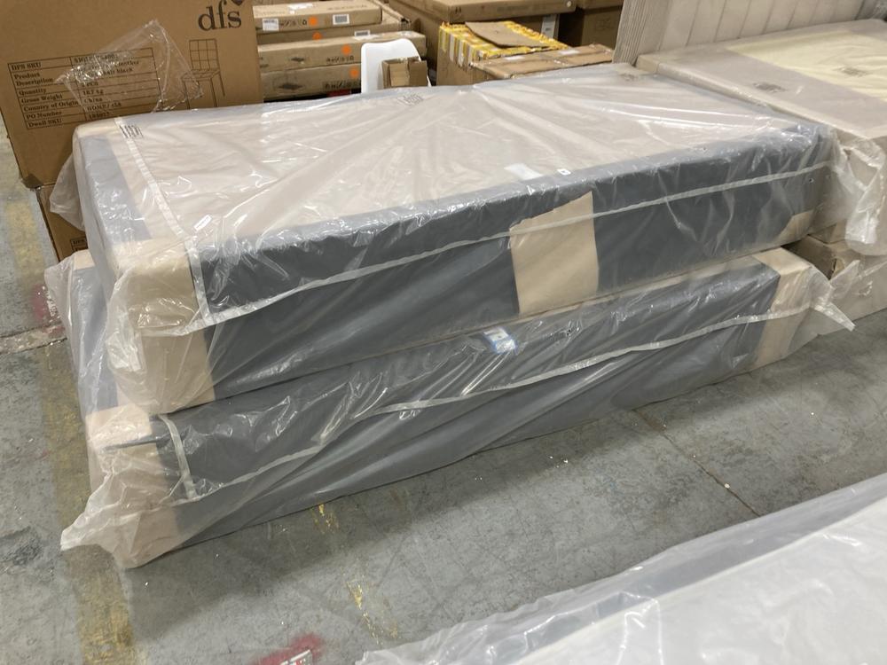 Lot 511  
            Chesterfield SR38 - Collection or Optional Delivery Available 

                
DFS SUPER KING SIZE DIVAN BED BASE IN LIGHT GREY VELVET FEEL FABRIC (LOCATION: SR...
